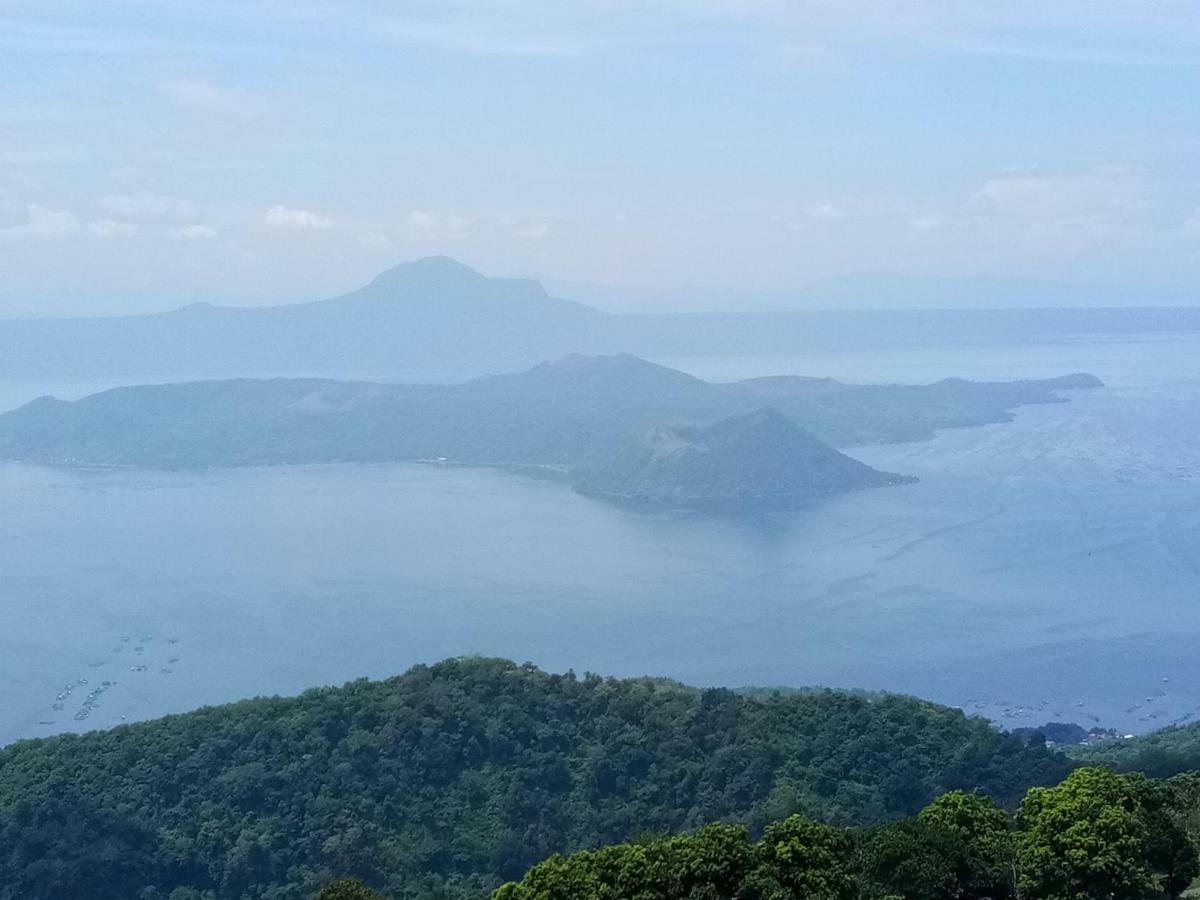 Taal Lake View Wind Residences By Smco Tagaytay City Exterior photo